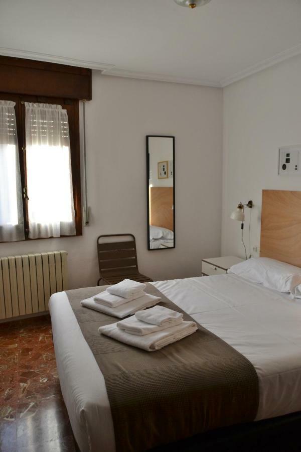 Tres Puentes Anguiano Apartamentos Y Hostal 외부 사진
